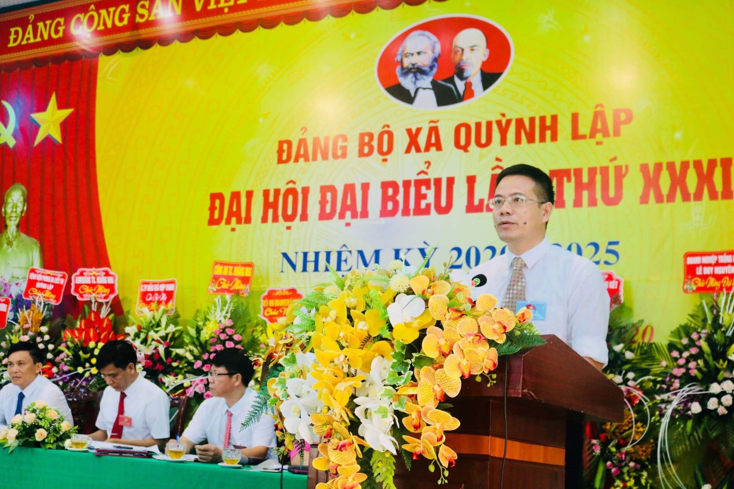 Đồng chí Đàm Hữu Hồng, Phó Bí thư thường trực Thị ủy phát biểu chỉ đạo đại hội