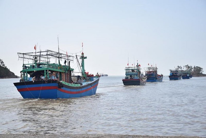 Lãnh đạo Thị ủy động viên ngư dân vươn khơi, bám biển tại Quỳnh Lập