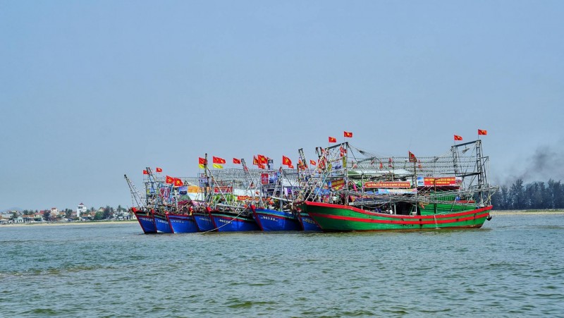 Tàu cá xã Quỳnh lập
