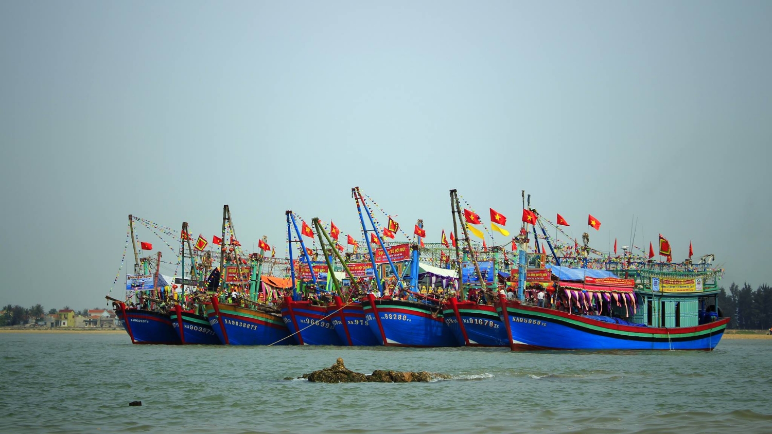 Một số tàu cá của xã Quỳnh Lập