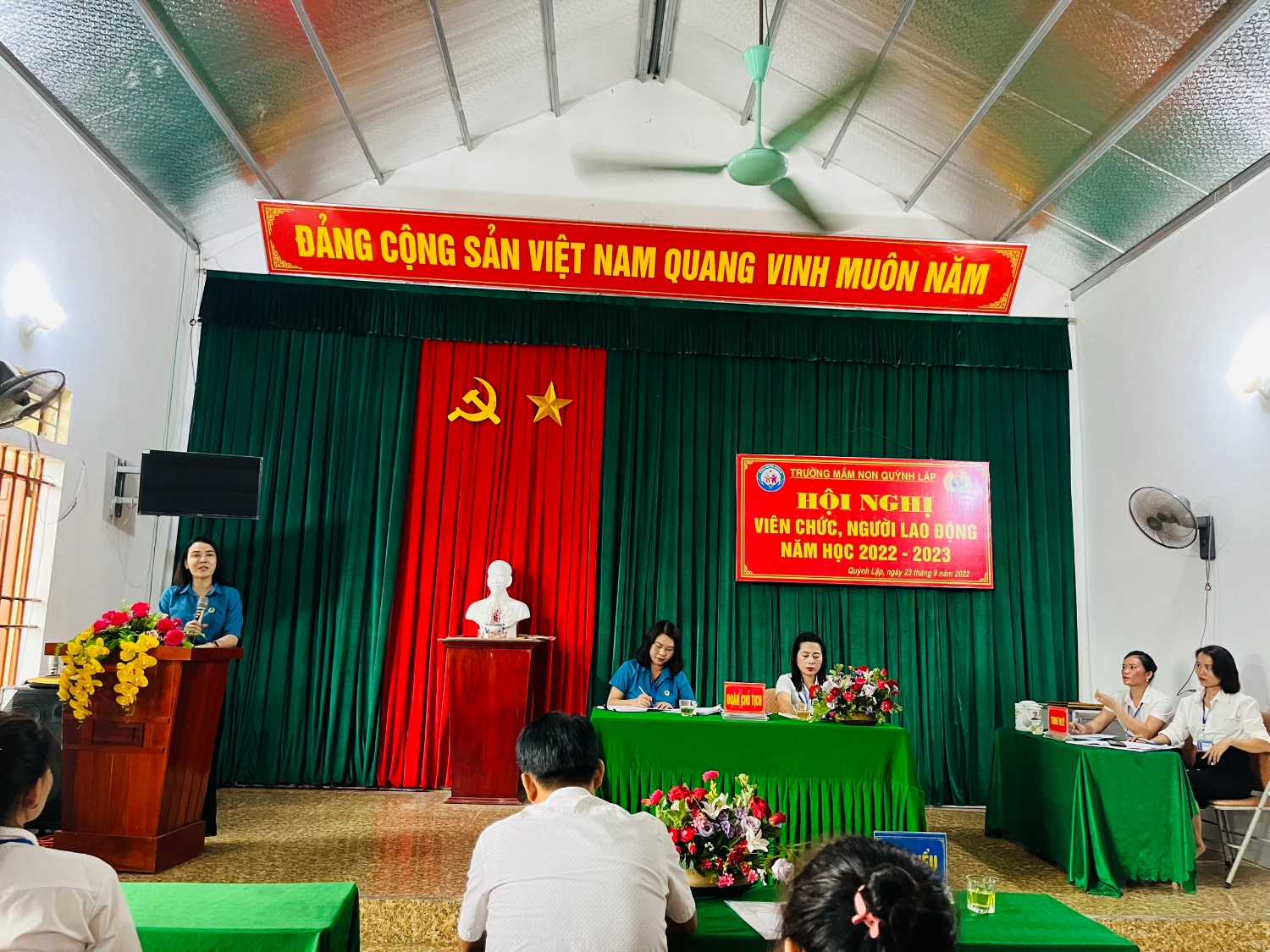 Bà Trần Thị Bích phát biểu chỉ đạo đại hội