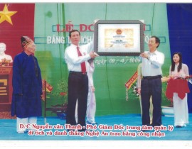 Ngày 09/4/2009, UBND xã tổ chức Lễ đón bằng công nhận di tích lịch sử văn hóa Đề Hạ<div...